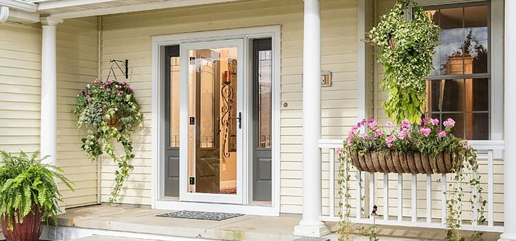 screen door installation in Stuart