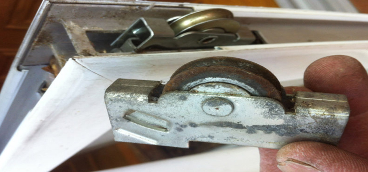 screen door roller repair in Stuart